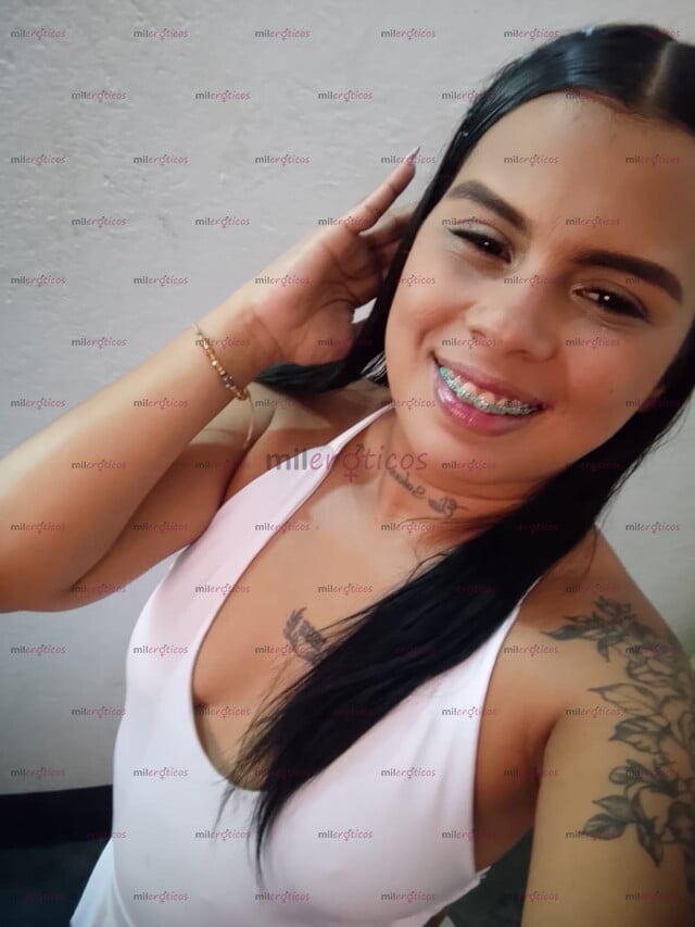 FOTOS DE HOLA MI NOMBRE ES KATERINE UNA BAJITA CABELLO NEGRO