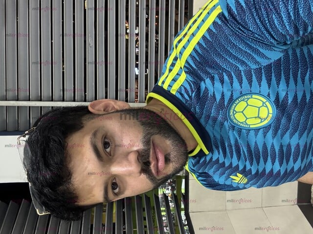 FOTOS DE VERSATIL VARONIL ,BUEN PORTE ,DISCRECIÓN Y SERIEDAD
