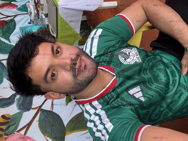 FOTOS DE VERSATIL VARONIL ,BUEN PORTE ,DISCRECIÓN Y SERIEDAD