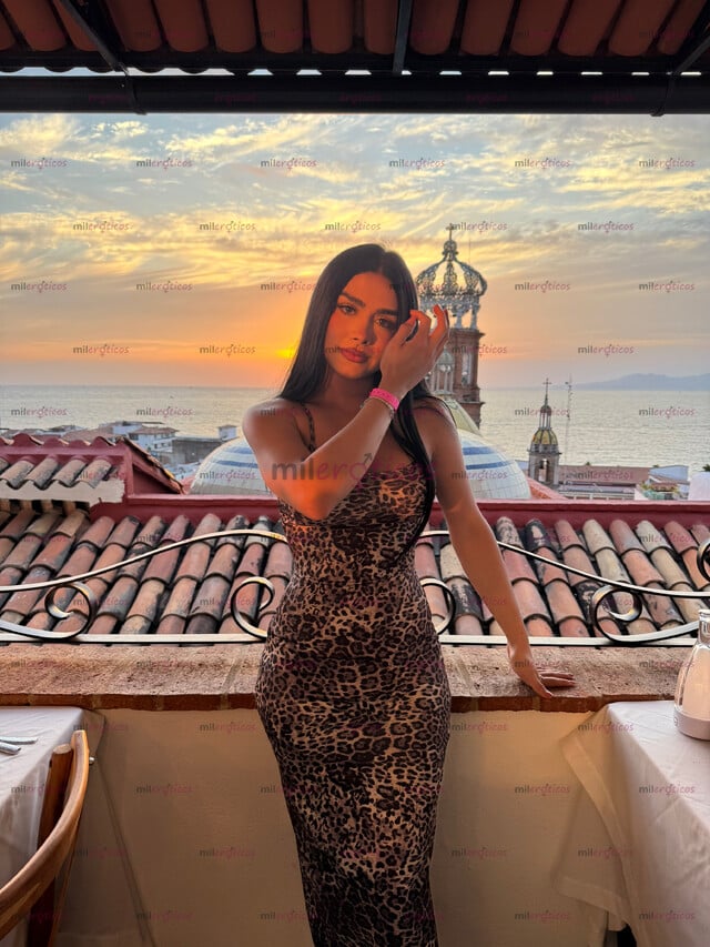 FOTOS DE POCOS DÍAS FLAQUITA NALGONA TETONA DOTADA Y BIEN APRETADITA