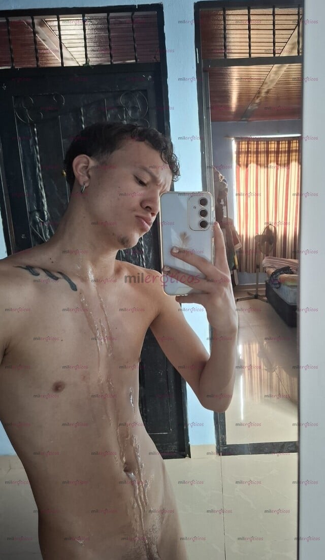 FOTOS DE JOVEN FLACO Y ARRECHO, A TU DISPOSICIÓN