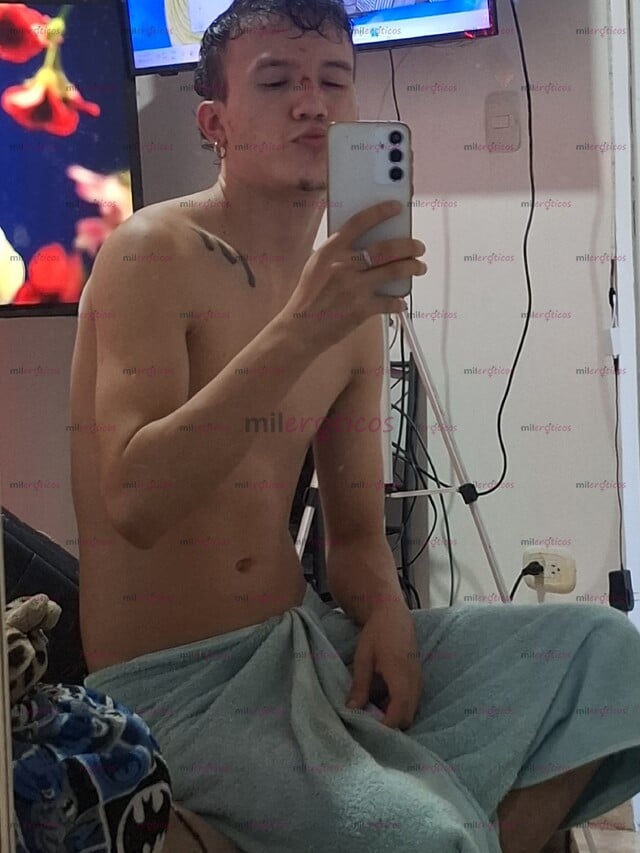 FOTOS DE JOVEN FLACO Y ARRECHO, A TU DISPOSICIÓN