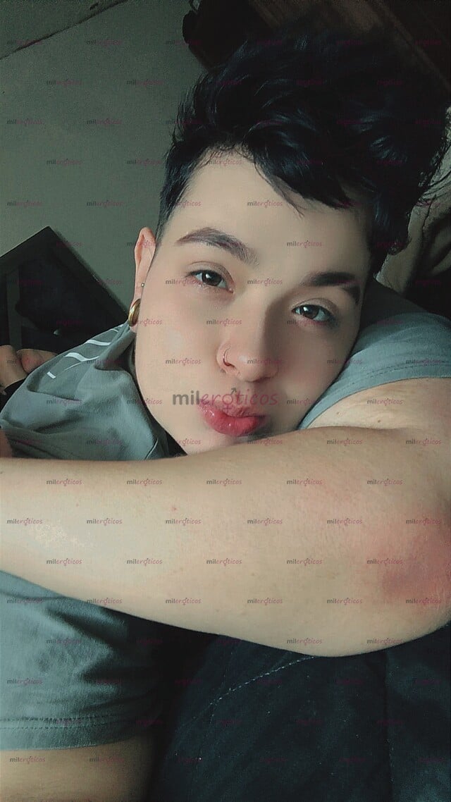 FOTOS DE UNA BUENA COMPAÑÍA UN PAR DE CERVEZAS CHICA TOMBOY