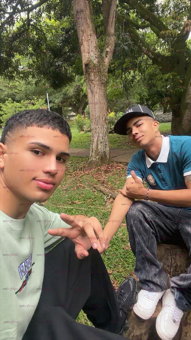 FOTOS DE DOUBLE TROUBLE: DOS LATINOS, UNA EXPERIENCIA ÚNICA