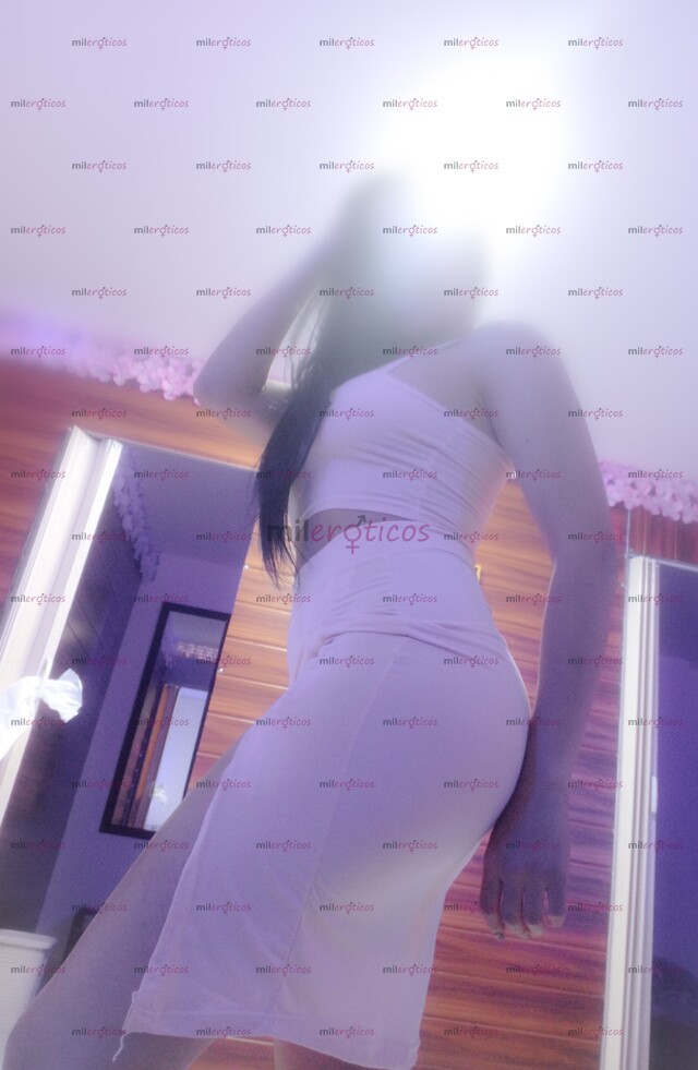FOTOS DE HERMOSA Y ENCANTADORA NENA , MARAVILLOSO TRATO DE NOVIOS , LAURA SEXI
