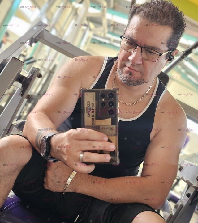 FOTOS DE MADURO JOVEN DE 40 BISEXUAL. INTER. LE ENTRO A TODO!