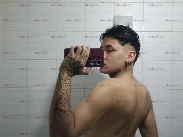 FOTOS DE JOVEN TATUADO VERSATIL DISPONIBLE COMPLACIENTE Y ARRECHO SITIO