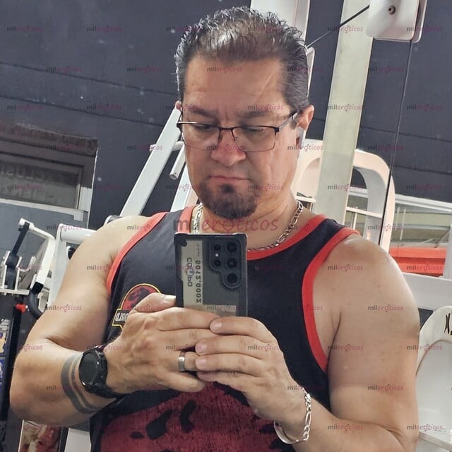 FOTOS DE MADURO JOVEN DE 40 BISEXUAL. INTER. LE ENTRO A TODO!