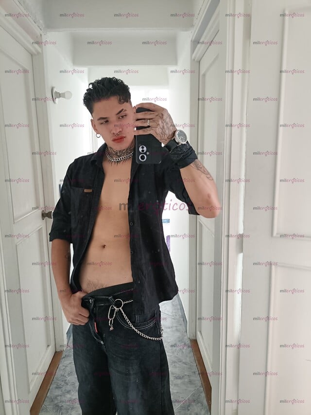 FOTOS DE JOVEN TATUADO VERSATIL DISPONIBLE COMPLACIENTE Y ARRECHO SITIO