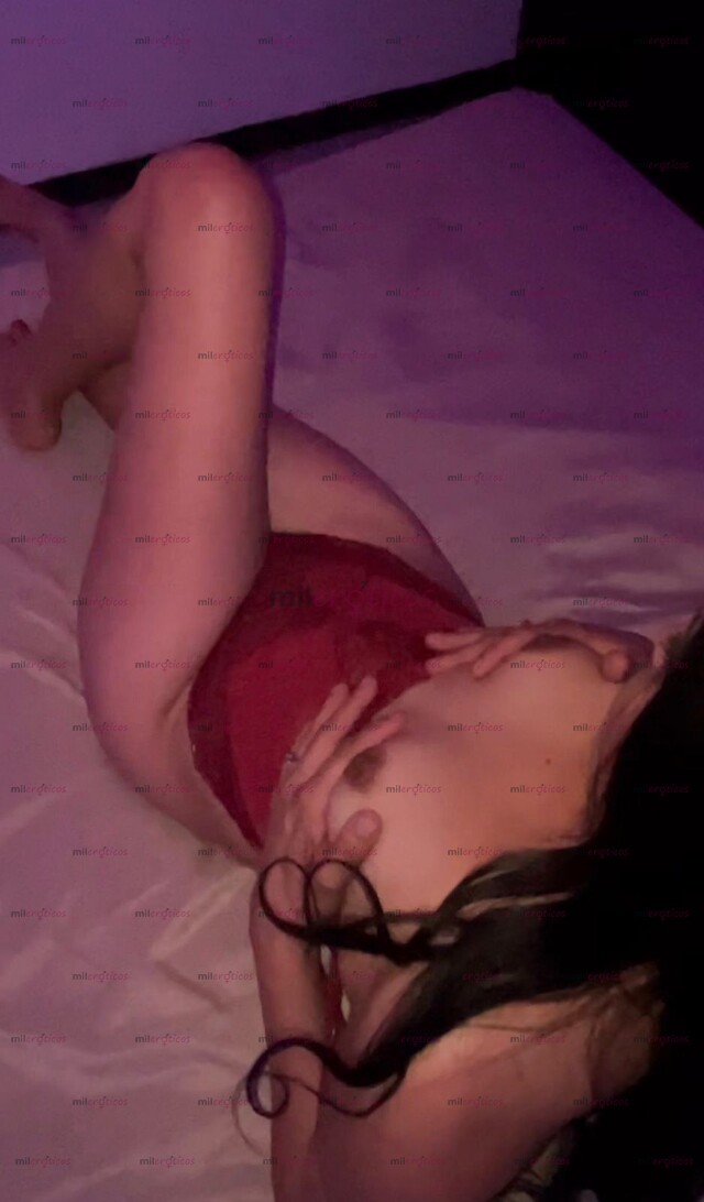 FOTOS DE HOLA ME LLAMO LILI SOY UNA CHICA PETIT DE 22 AÑOS