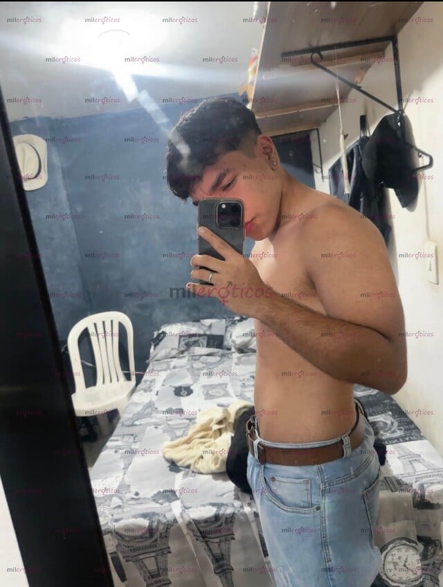 FOTOS DE HOMBRE ARRECHO CON GANAS DE LLENARTE DE LECHE