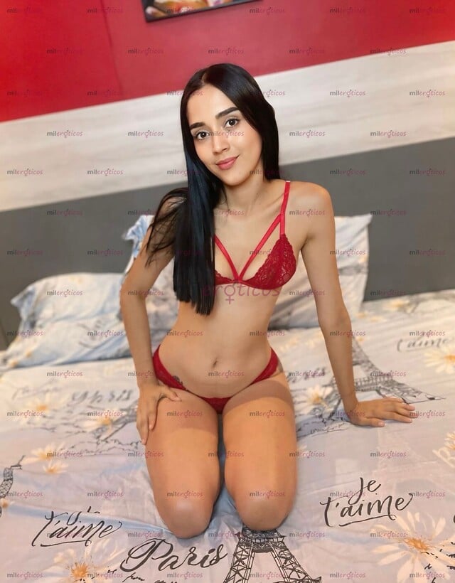 FOTOS DE FLACA NINFÓMANA, HAGO DOBLE PENETRACIÓN Y ME CORRO A CHORROS PARA TI!