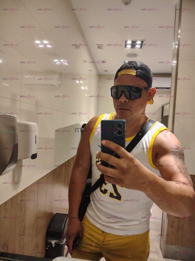 FOTOS DE MACHO VENEZOLANO CALIENTE CON LOS HUEVOS BIEN LLENOS DE LECHE MARCAME O ESCRIBEM