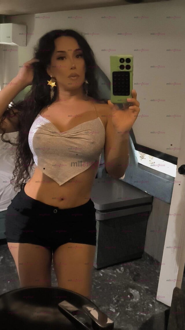 FOTOS DE LA DUEÑA DE TUS FETICHES , UNA CHINA MUY CACHONDA .