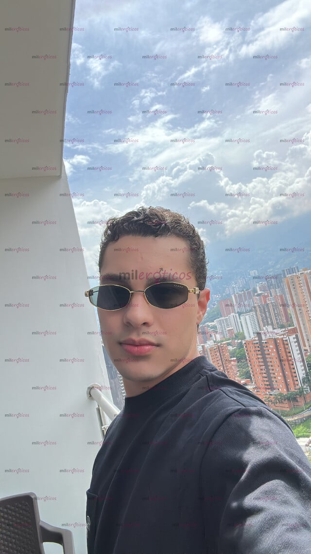 FOTOS DE COLOMBIANO VIP FLACO VERGON VERSÁTIL 19CM