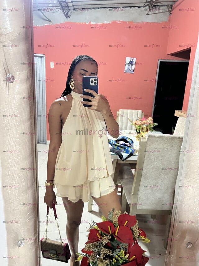 FOTOS DE VEN PARA QUE DISFRUTES DE UNA MORENA MUY CALIENTE Y COMPLACIENTE