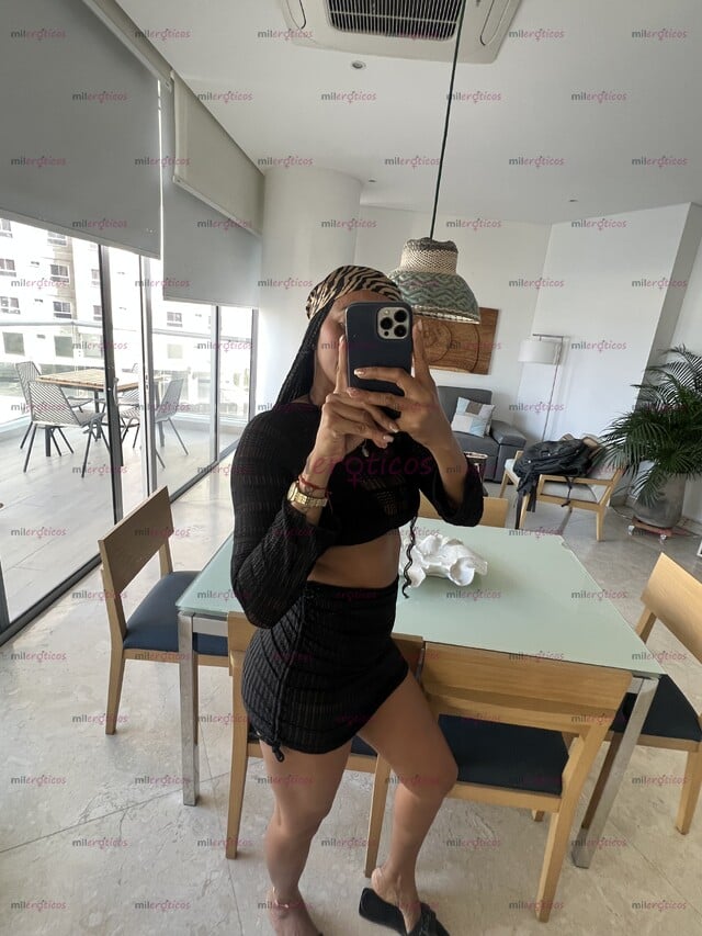 FOTOS DE VEN PARA QUE DISFRUTES DE UNA MORENA MUY CALIENTE Y COMPLACIENTE