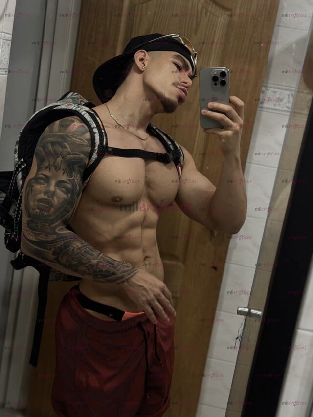 FOTOS DE MODELO COLOMBIANO FITNESS VERSÁTIL MUY CALIENTE!!!!!!