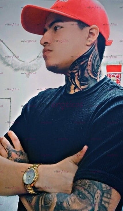 FOTOS DE JOVEN TATUADO 25 AÑOS SERIO RESERVADO MENTE ABIERTA ,JUGAMOS ?