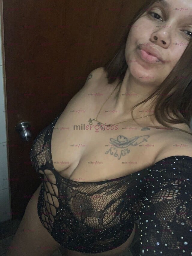FOTOS DE SOLO POR HOY VEN A DISFRUTAR DE MI COÑO QUE ESTÁ BIEN MOJADITO Y RICO PAPI