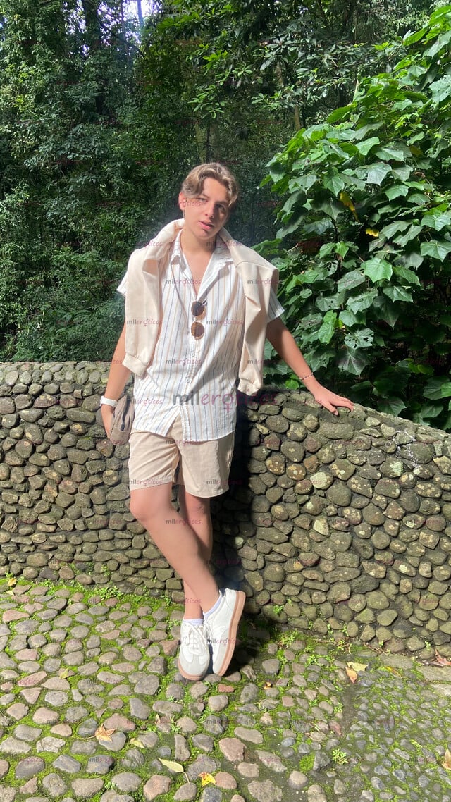 FOTOS DE TENGO 18 Y SOY ESTUDIANTE, TODO DISCRETO SI QUIERES PASAR UN RATO RICO