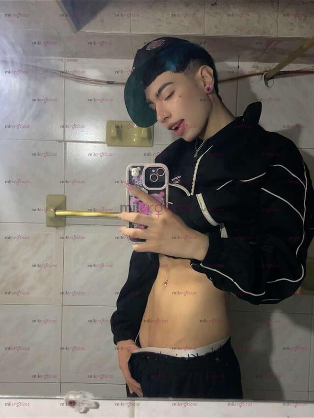 FOTOS DE MICHAEL HOMBRE JOVEN DELGADO CON CARA ANGELICAL Y MUY COMPLACIENTE