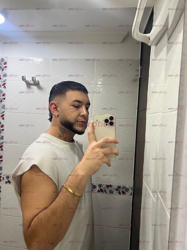 FOTOS DE MACHO TATUADO SERIO, RESERVADO EN TU CIUDAD