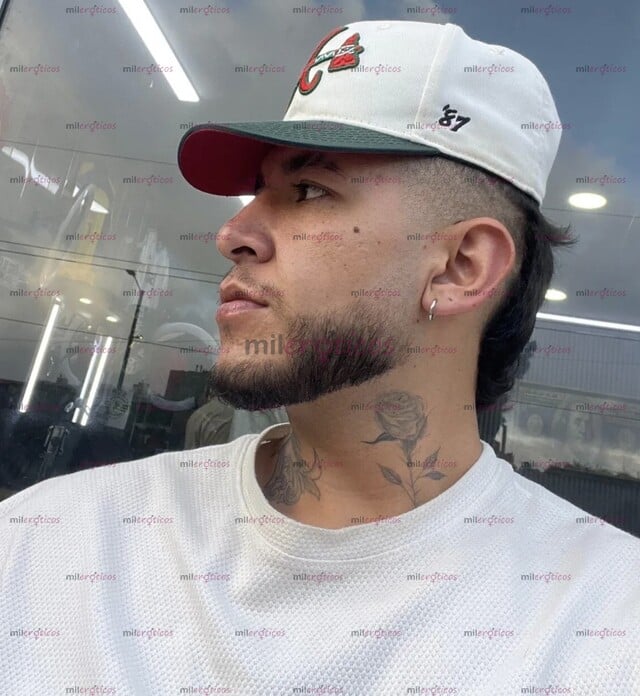 FOTOS DE MACHO TATUADO SERIO, RESERVADO EN TU CIUDAD