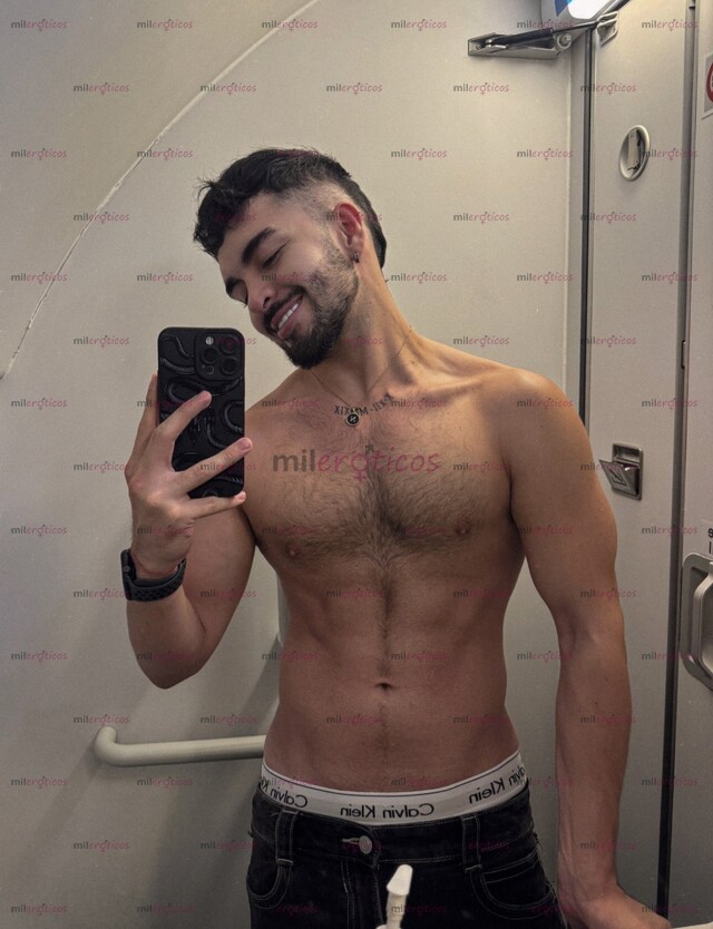 FOTOS DE JOVEN EXTRANJERO CALIENTE , MORBOSO Y VERSÁTIL