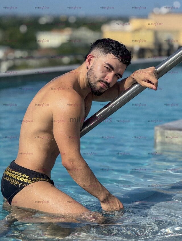 FOTOS DE JOVEN EXTRANJERO CALIENTE , MORBOSO Y VERSÁTIL