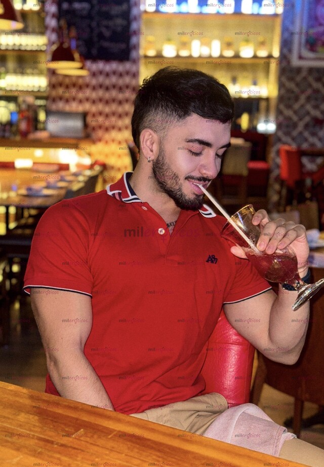 FOTOS DE JOVEN EXTRANJERO CALIENTE , MORBOSO Y VERSÁTIL