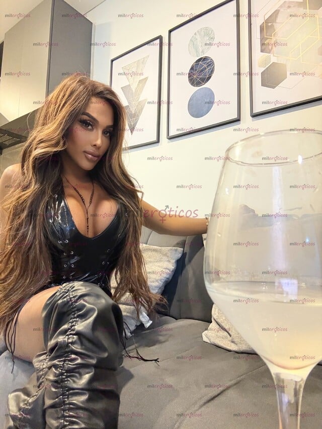 FOTOS DE CAROLINA ESCORT INTERNACIONAL EXPERTA EN PRINCIPIANTES DOMINANTE Y BUEN AMANTE
