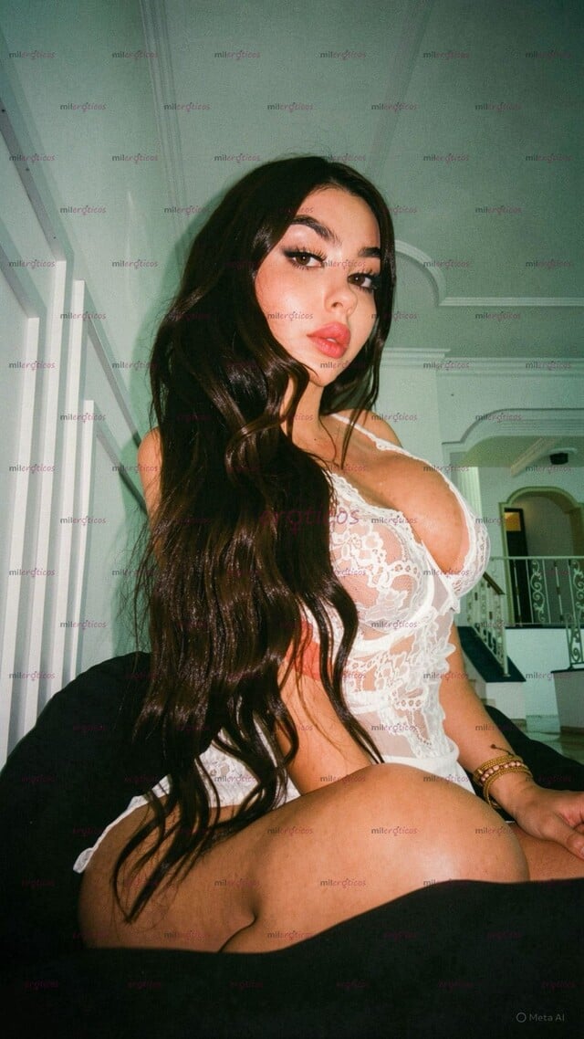 FOTOS DE ANNA, MUJER DE HERMOSO CUERPO, GRANDE CULO Y RICAS TETAS