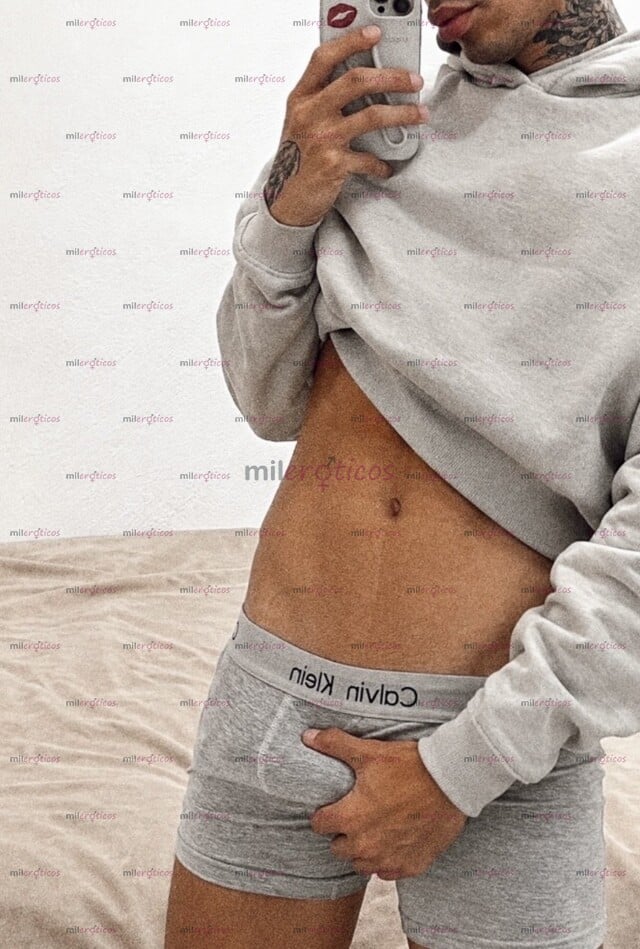 FOTOS DE LATINO GUAPO CON RICA VERGA19CM, CALIENTE Y SENSUAL CON GANAS DE COJERTE RICO.