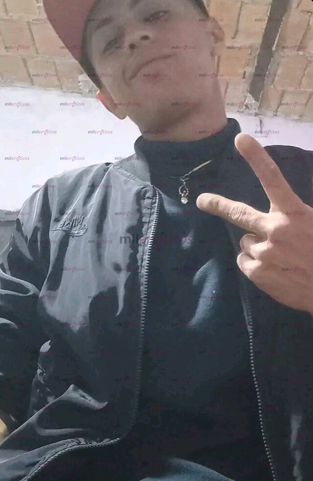 FOTOS DE CHICO GAY DE MUY BUEN CUERPO LISTO PARA CUMPLIR TUS FANTASIAS MANDA MSJ
