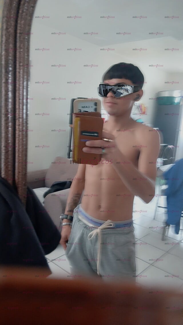 FOTOS DE CHICO GAY DE MUY BUEN CUERPO LISTO PARA CUMPLIR TUS FANTASIAS MANDA MSJ