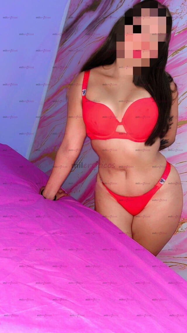 FOTOS DE MORENITA SIPER ESTRECHITA NUEVA EN EL AMBIENTE