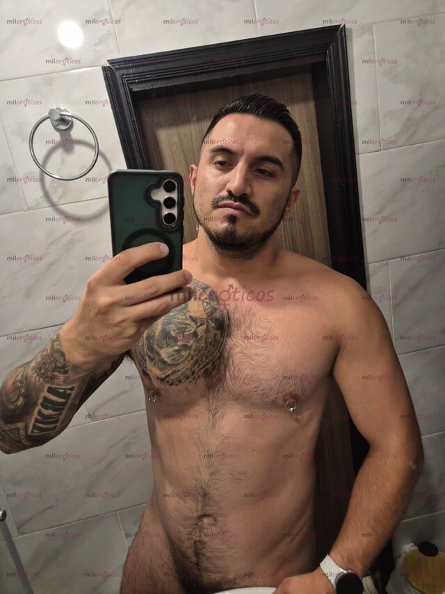 FOTOS DE UN MACHO ACTIVO. FETICHISTA Y DOMINANTE.