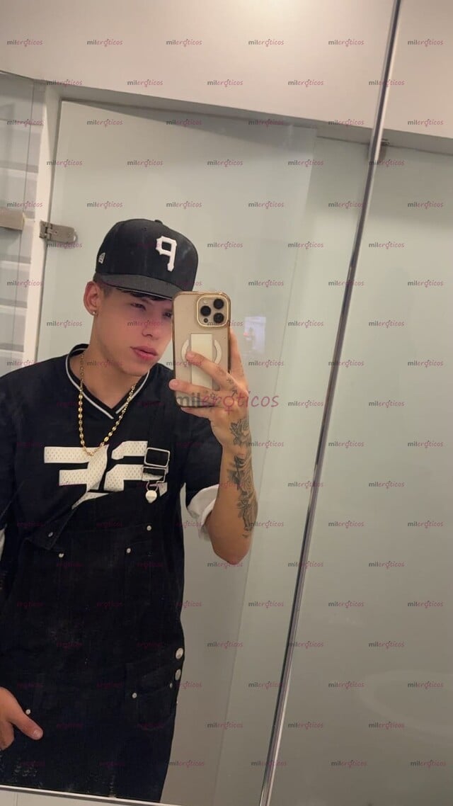 FOTOS DE POLLO SERIO RESERVADO Y TATUADO LISTO PARA COMPLACERTE