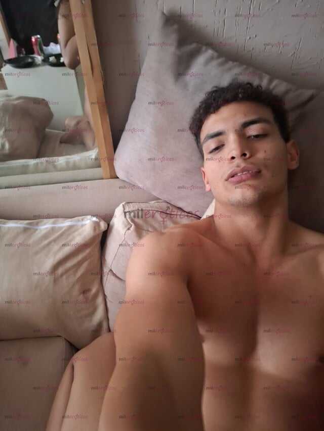 FOTOS DE JOVEN CUBANO VIVIENDO EN CANCÚN BUSCA SALIR ADELANTE E