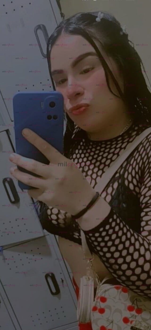 FOTOS DE VALERIA CHICA ACTIVA HOT CON MUCHO ACTITUD Y SERIEDAD