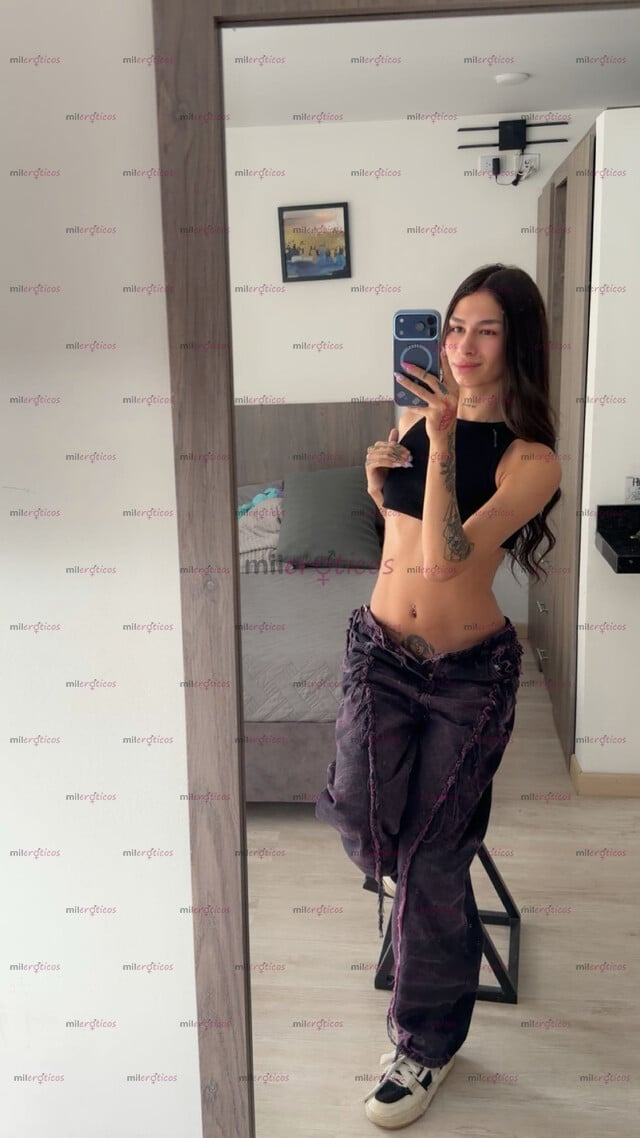 FOTOS DE TRANS CON DELICIOSA VERGA Y CULO APRETADO VEN YA MIA MOR