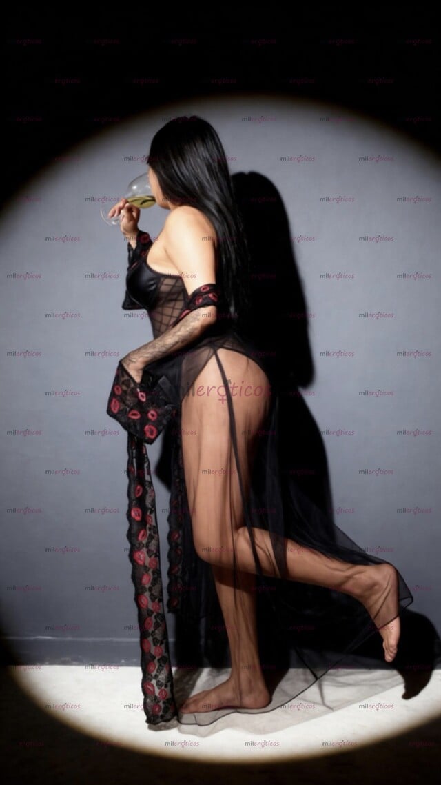 FOTOS DE NO TODOS LOS DÍAS CONOCES A ALGUIEN COMO ISHANI.