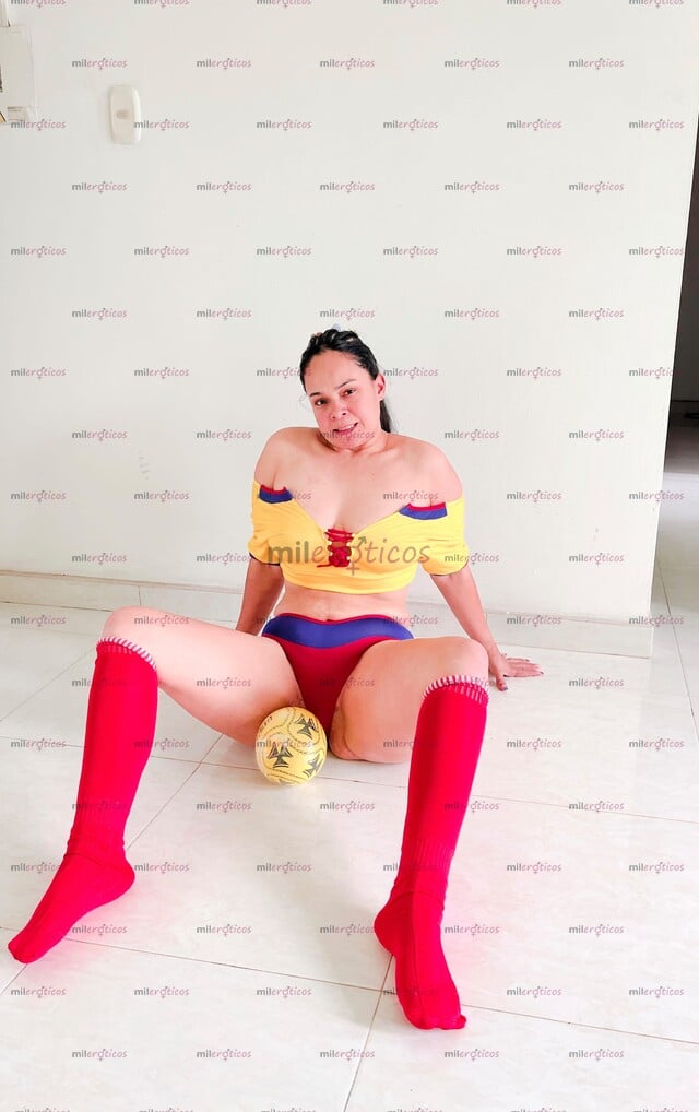FOTOS DE HOLA AMOR LLEGÓ A TU CIUDAD ALEJA LA FUTBOLERA
