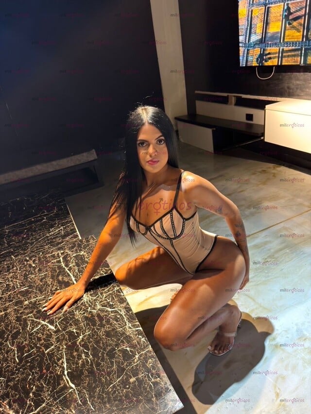 FOTOS DE ENCANTADORA Y DELICIOSA MORENA CON NALGADAS RICAS PARA TI PROMO DESDE 100K