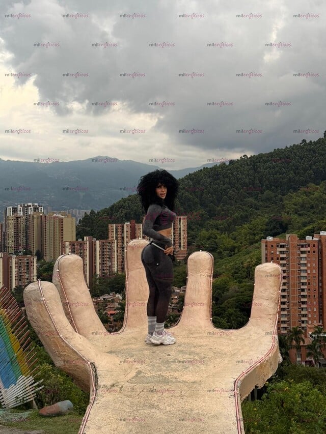 FOTOS DE FEMENINA Y AGUANTADORA COSTEÑA FITNESS UNA VERDADERA SENSACION DELUXE