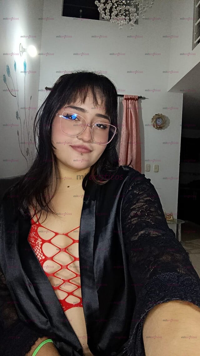 FOTOS DE DANNA UNA HERMOSA Y TRAVIESA CHICA DE 18 AÑOS ..LLENA DE DULZURA Y PASION