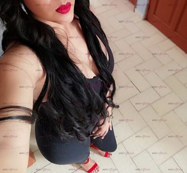 FOTOS DE MELANIE MILLER! PELINEGRA PIEL BLANCA JOVEN VOLUPTUOSA