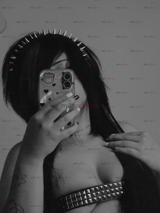 FOTOS DE QUIERES CULIARTE A UNA EMO ESCUCHANDO POST HARDCORE? VEN Y CUMPLE TU FANTASIA