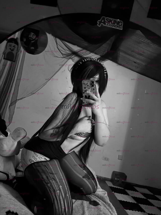 FOTOS DE QUIERES CULIARTE A UNA EMO ESCUCHANDO POST HARDCORE? VEN Y CUMPLE TU FANTASIA